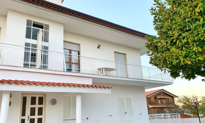 Paestum Apartment | Villa Ginevra a stone's throw from the sea and the archaeological excavations