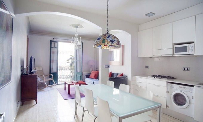 Sant Antoni Apartment | VILADOMAT, large 4bed/2bath with balcony