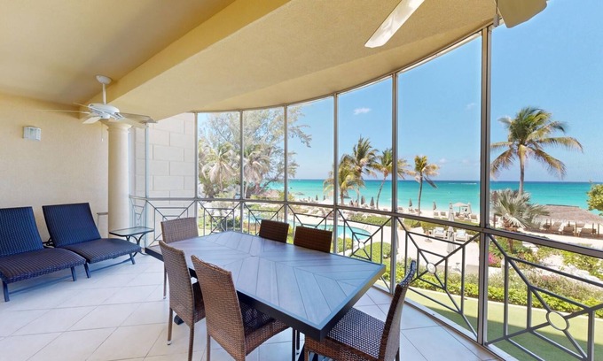 Seven Mile Beach Villa | Villa 11, Second floor, 3 bedroom, 3 bathroom, oceanfront, fully equipped.