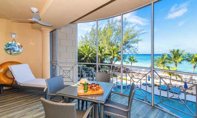 Seven Mile Beach Villa | Villa 17, Third floor, 3 bedroom, 3 bathroom, oceanfront, fully equipped.