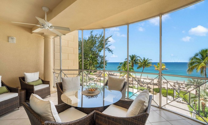 Seven Mile Beach Villa | Villa 18, Third floor 3 bedroom, 3 bathroom, oceanfront, fully equipped.