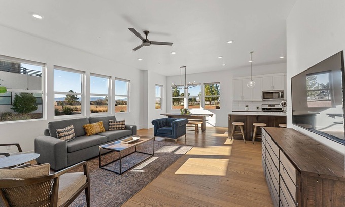 Bloomington Condo | Villa #19 at Bloomington Country Club: Pool, Golf, Restaurant