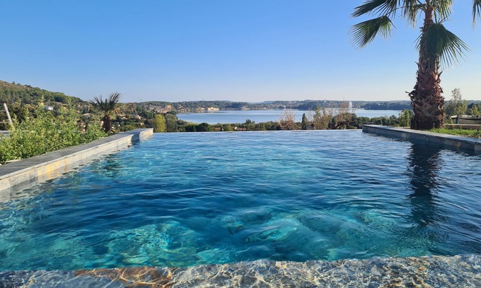 Istres House | Villa 220m2 overlooking Etang de l'Olivier