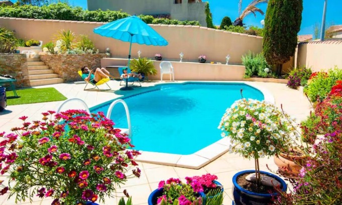Martigues Villa | Villa 3 min Walk to the Beach With Pool Without Vis-à-vis