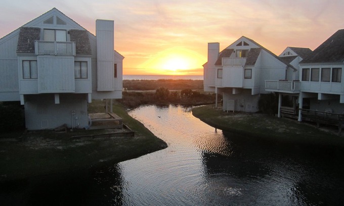 Bald Head Island House | Villa 36-3BR/3BA Oceanview Villa steps to the beach & Bald Head Island Club.