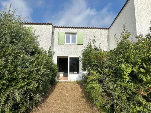 La Palmyre House | Villa 4 Pièces, 3 Chambres, Animaux Acceptés, Parking, WiFi, Proche Mer - FR-1-705-92