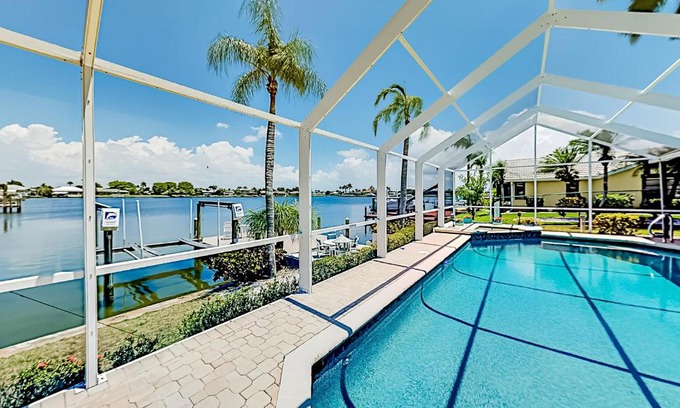 Eight Lakes House | Villa Aasta