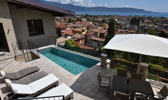 Toscolano Maderno Villa | Villa above the roofs of Maderno with pool, sauna and sensational views !