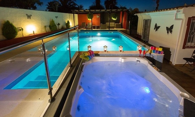 Guia Villa | Villa Aguas in Guia ALGARVE with private pool and jacuzzi