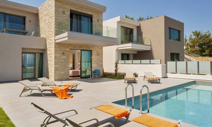 Kato Galatas Villa | Villa Aiolos I Luxury close to the Sea!