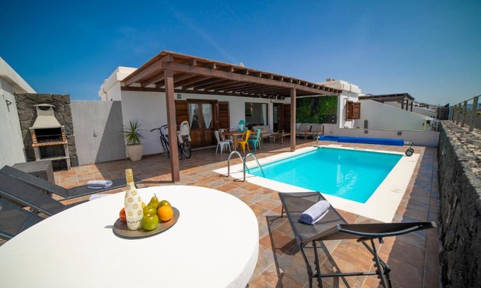 Playa Blanca Villa | Villa Alba
