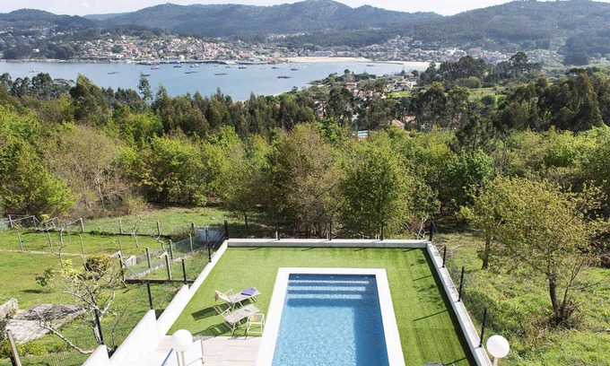 Hio Villa | Villa Aldán (252), sea views & close to the beach
