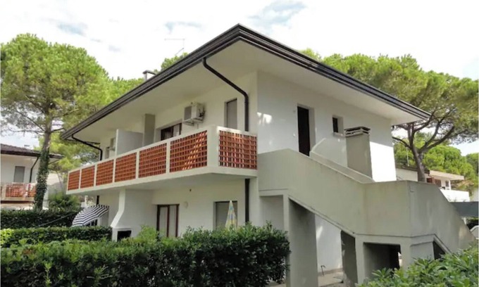 Bibione Lido dei Pini Apartment | Villa Angela Lido dei Pini 2 bedrooms on the second floor