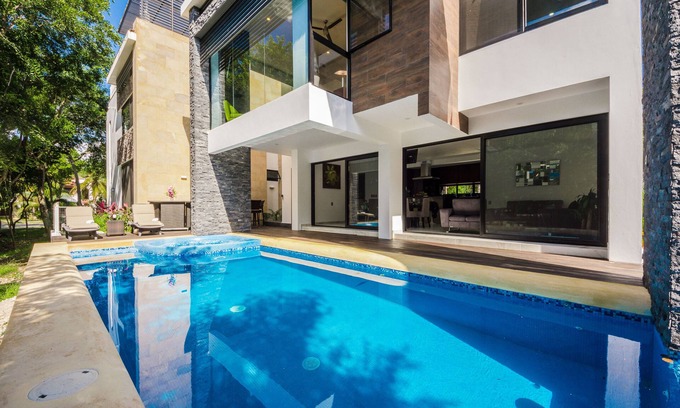 Playacar House | VILLA ANTONELLA FIVE STAR LODGING