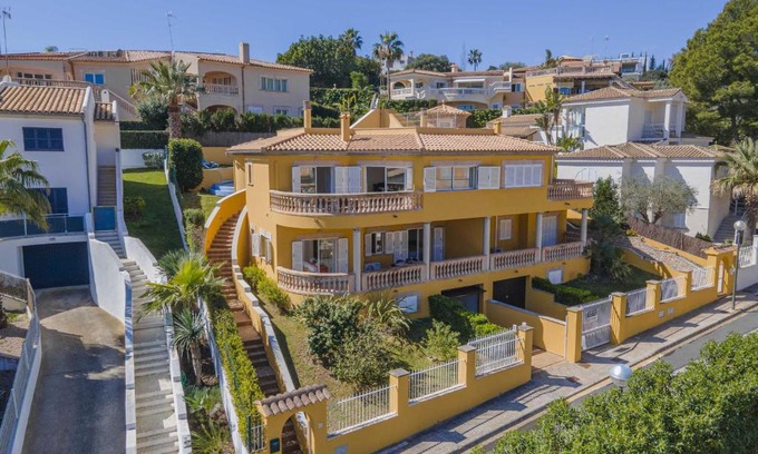Alcanada Villa | Villa Arata