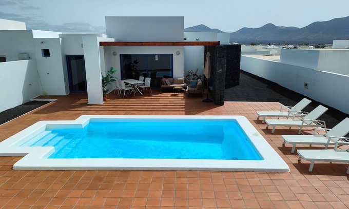 Playa Blanca Villa | Villa Aroa
