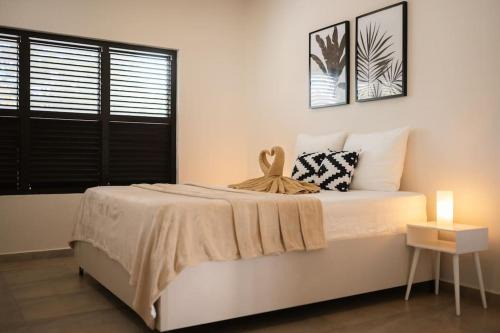 Steenrijk House | VILLA Arte - just minutes from Mambo & Pietermaai