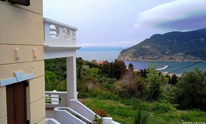Skopelos Villa | Villa Aspalathus Gold: Beautiful Skopelitian Villa, 7 min from the town.
