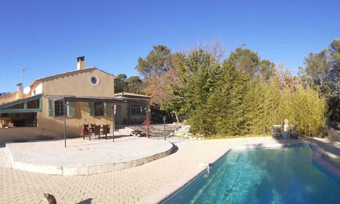 Cotignac Villa | Villa at the foot of Grand Bessillon with a view of the olive trees in absolute calm.