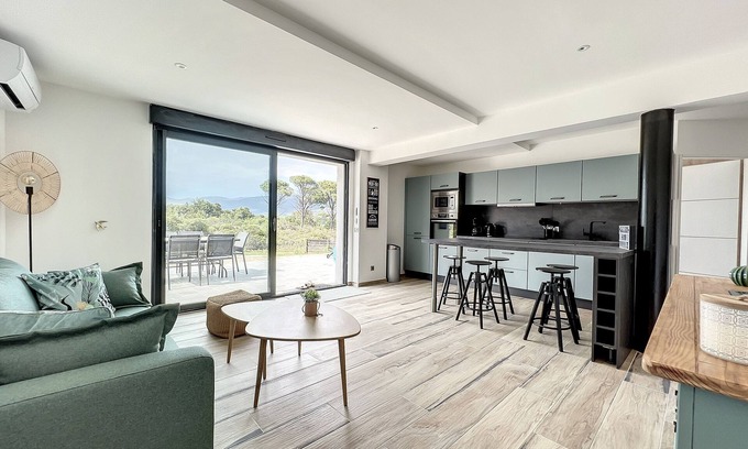 Roquebrune-sur-Argens Villa | Villa au Calme à Proximité de Tout !