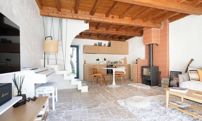 Est House | Villa Augustine