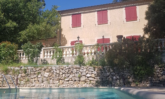 Le Puyricard House | Villa Avec Piscine, vue sur Plaine de Cuges les Pins, Grande Terrasse Proche mer
