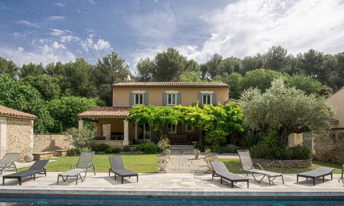 Maubec House | Villa avec vue sur le Luberon et piscine privée