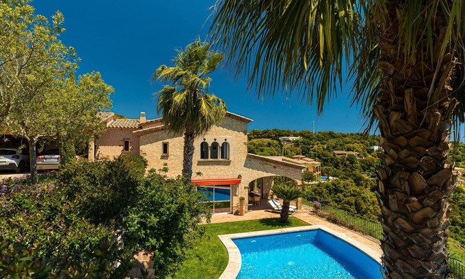 Castell-Platja d'Aro Villa | Villa Azucena with sea and mountain views, swimming pool, nice garden and Wi-Fi