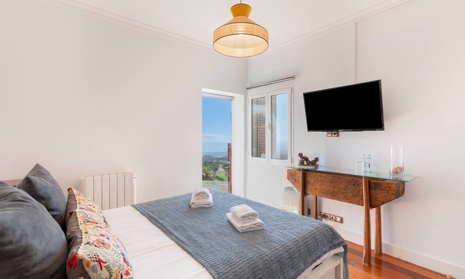 Santa Brigida Apartment | 'Villa bandama golf Tejeda-07' with sea views, Wi-Fi and air conditioning