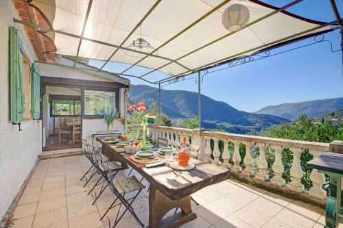 Levens Apartment | Villa Benni - Swimming pool mountain view - Happy Rentals