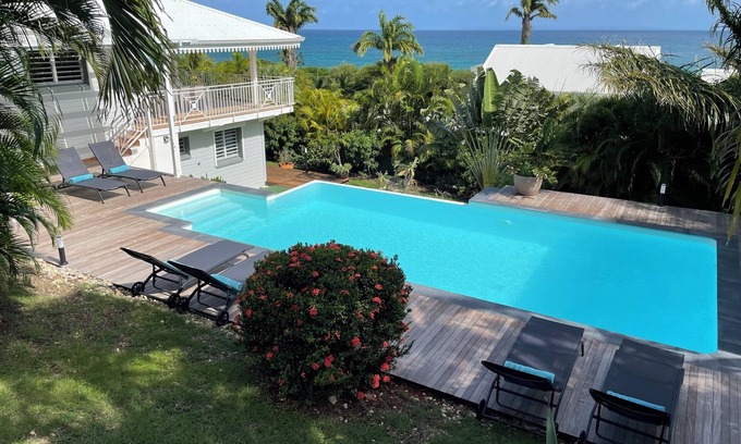 Sainte-Anne Villa | Villa Bleu Indigo, Bord de mer Avec Piscine à Sainte-anne