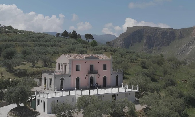 Termini Imerese Bed & Breakfast | Villa Bona B&B - Panoramic Views over the Gulf and Exclusive Hospitality