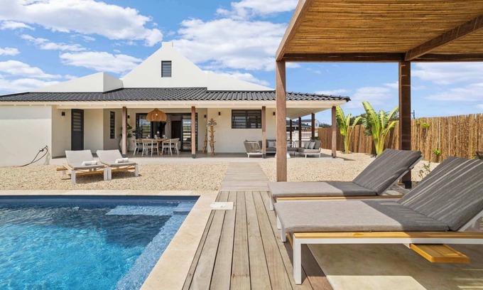 Kralendijk Villa | Villa Bonheur with refreshing private pool