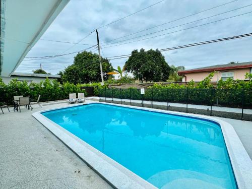 Fort Lauderdale House | Villa By Las Olas With Private Pool & Lush Garden