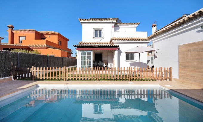 Poblado Sancti Petri Villa | Villa 'Cirpe Mar' with Private Pool, Private Terrace and Wi-Fi