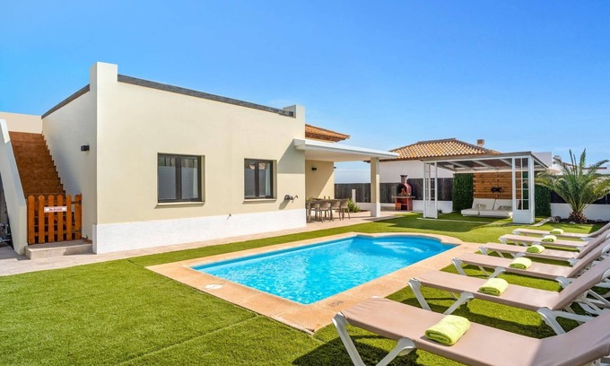 Caleta de Fuste Villa | Villa Caleta Olas by Villa Plus