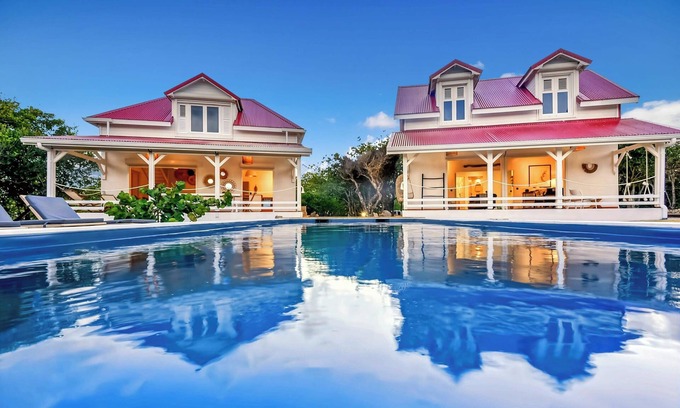 Saint-Louis Villa | Villa Calypso a charming retreat with a saltwater pool and sea views