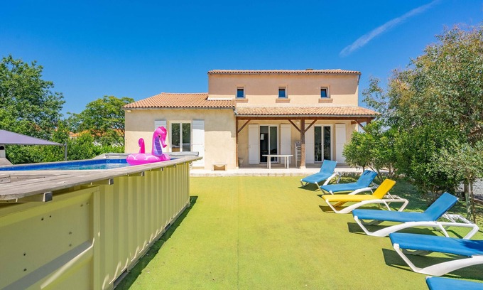 Saint-Palais-sur-Mer Villa | Villa 'Cap Mer 17' with Private Pool, Private Terrace and Wi-Fi