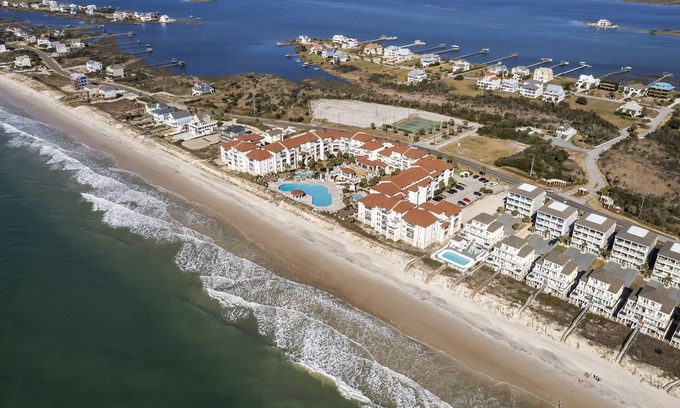 North Topsail Beach Condo | Villa Capriani Beach Resort