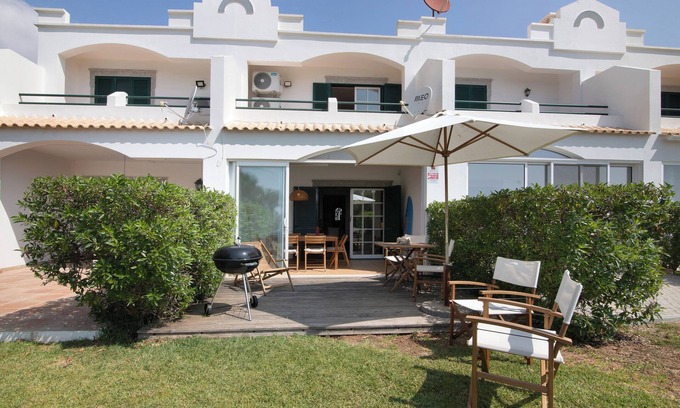 Cabanas Villa | Villa 'Casa Do Ouriço - Cabanas' with Sea View, Wi-Fi and Air Conditioning