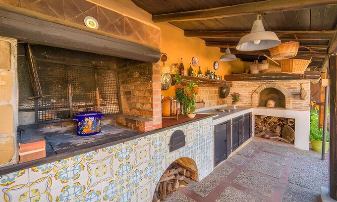 Partinico Villa | Villa Casaletto sleeps 10