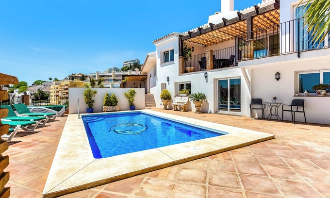 Torreblanca Villa | Villa 'Chispita For Groups' with Mountain View, Wi-Fi and Air Conditioning