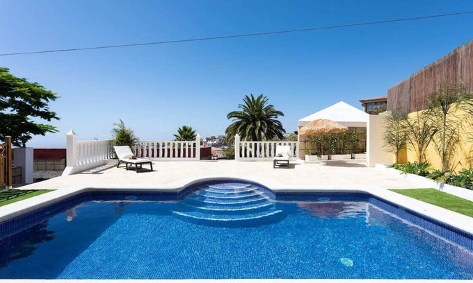 Villa de Arico House | VILLA CHRISTINE. HEATED POOL