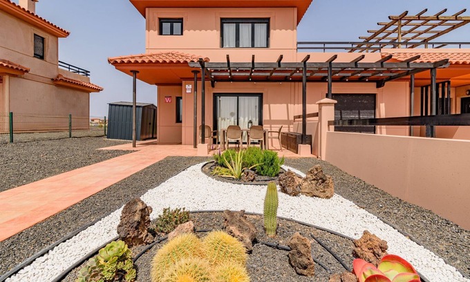 La Oliva House | Villa con Jardín con Vistas Amanecer y Puesta de sol