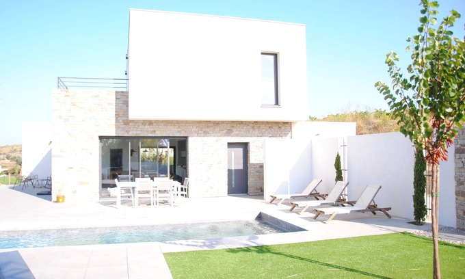 Pezenas Villa | Villa Contemporaine Avec Piscine à Débordement