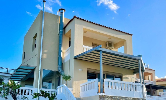 Maleme Villa | Villa Cook with pool and terraces with sea views