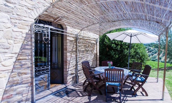 Ramazzano Apartment | Villa Cottage Umbertide, close to Gubbio and Assisi, with panoramic pool !