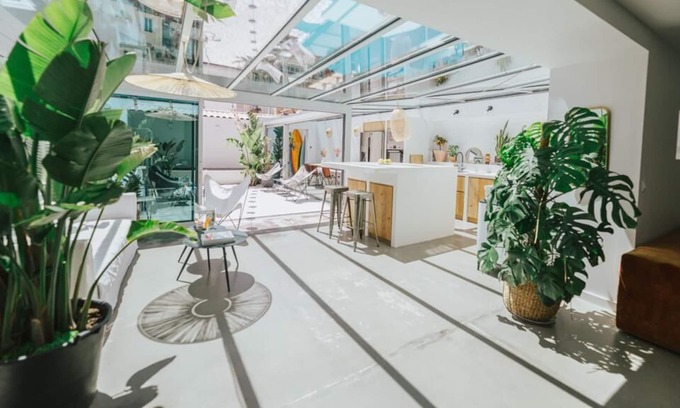 7th Arrondissement Villa | Villa D'exception de 130m² à 30 Mètres de la Plage !