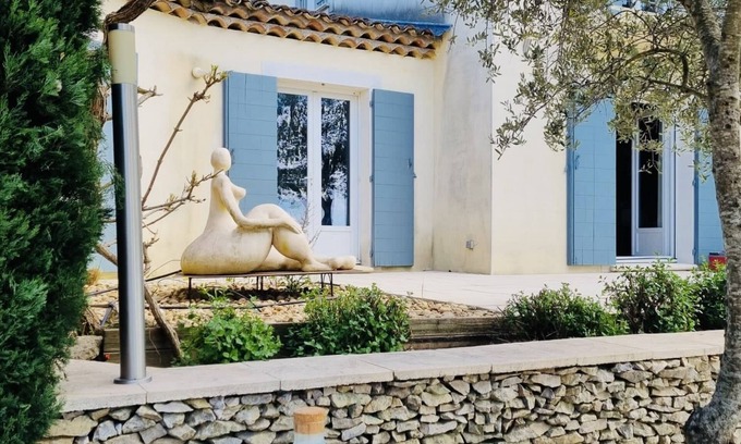 Argilliers Villa | Villa de Charme, à Proximité Immédiate D'uzes et du Pont du Gard