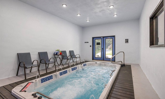 Pigeon Forge Cabin | Villa De Luxe by Beyond Expectations